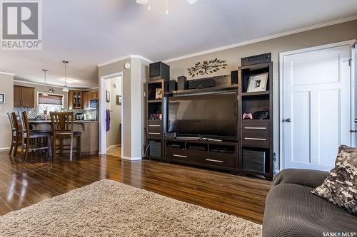 512 110 Shillington Crescent, Saskatoon, SK - Indoor Photo Showing Living Room