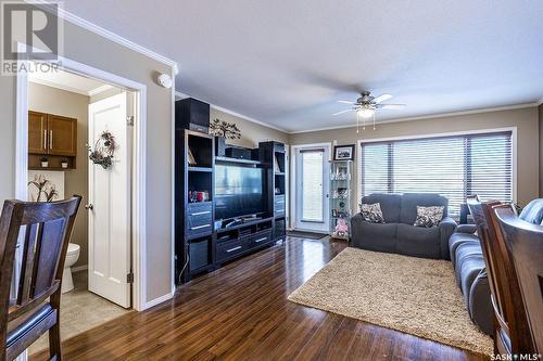 512 110 Shillington Crescent, Saskatoon, SK - Indoor Photo Showing Living Room