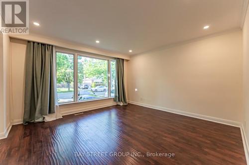 394 Centre Street E, Richmond Hill, ON - Indoor Photo Showing Other Room