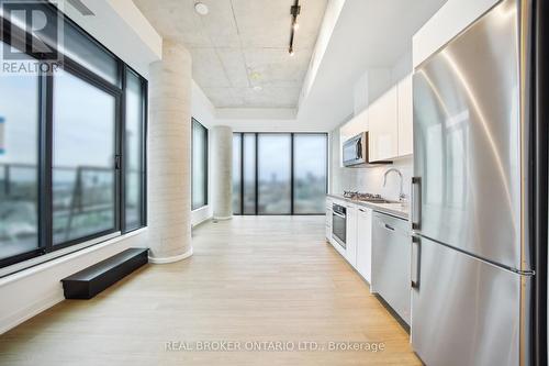 2001 - 195 Mccaul Street, Toronto, ON - Indoor Photo Showing Kitchen With Upgraded Kitchen