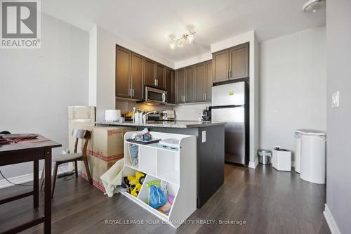 1712 - 9245 Jane Street, Vaughan, ON - Indoor Photo Showing Kitchen