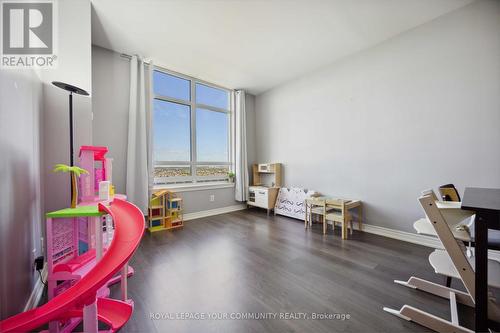 1712 - 9245 Jane Street, Vaughan, ON - Indoor