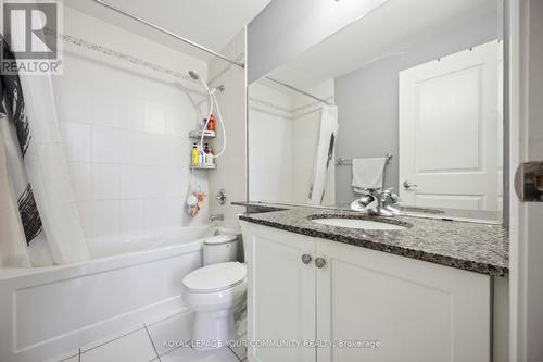 1712 - 9245 Jane Street, Vaughan, ON - Indoor Photo Showing Bathroom