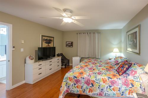 105-2401 South Main Street, Penticton, BC - Indoor Photo Showing Bedroom