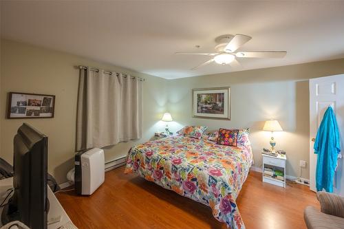 105-2401 South Main Street, Penticton, BC - Indoor Photo Showing Bedroom