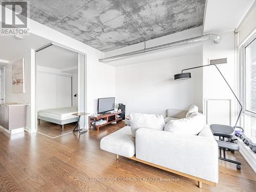 607 - 20 Stewart Street, Toronto, ON - Indoor Photo Showing Living Room