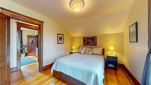 228 11Th Avenue, Cranbrook, BC - Indoor Photo Showing Bedroom