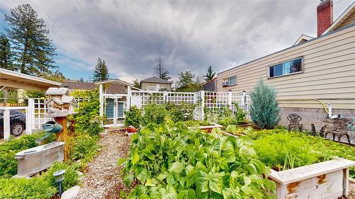 228 11Th Avenue, Cranbrook, BC - Outdoor