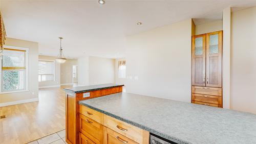 20 Killdeer Place, Osoyoos, BC - Indoor Photo Showing Kitchen