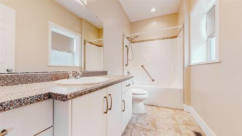 20 Killdeer Place, Osoyoos, BC - Indoor Photo Showing Bathroom