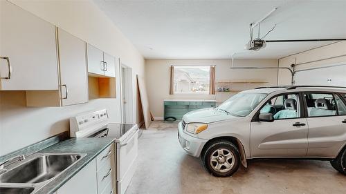 20 Killdeer Place, Osoyoos, BC - Indoor Photo Showing Garage