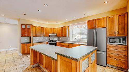 20 Killdeer Place, Osoyoos, BC - Indoor Photo Showing Kitchen