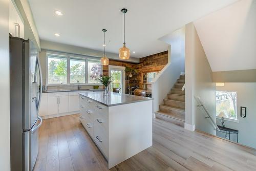 23-12798 Lake Hill Drive, Lake Country, BC - Indoor Photo Showing Kitchen With Upgraded Kitchen