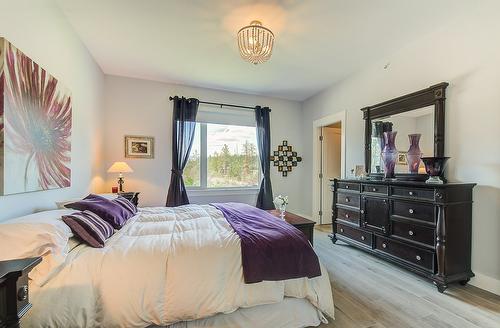 23-12798 Lake Hill Drive, Lake Country, BC - Indoor Photo Showing Bedroom