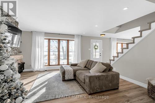 2004 Route 700 W Road, The Nation, ON - Indoor Photo Showing Living Room