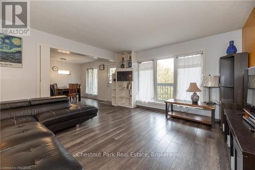 7078 Highway 6, Northern Bruce Peninsula, ON - Indoor Photo Showing Living Room