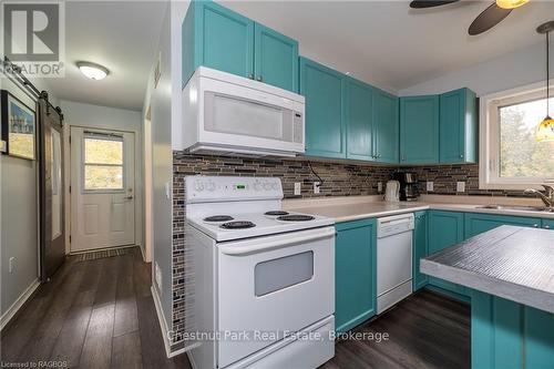 7078 Highway 6, Northern Bruce Peninsula, ON - Indoor Photo Showing Kitchen