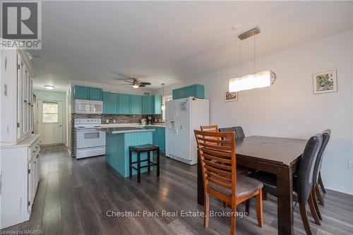 7078 Highway 6, Northern Bruce Peninsula, ON - Indoor Photo Showing Dining Room