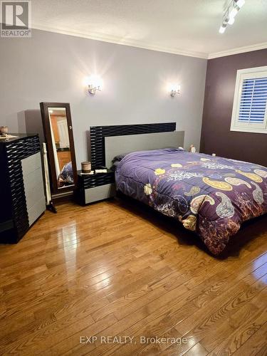 8 Mary Gapper Crescent, Richmond Hill, ON - Indoor Photo Showing Bedroom