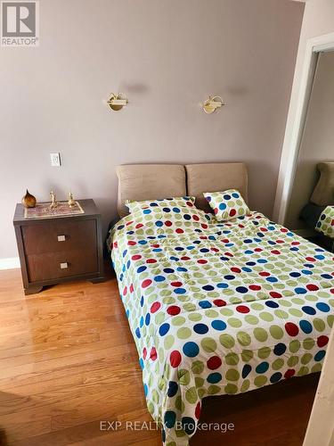 8 Mary Gapper Crescent, Richmond Hill, ON - Indoor Photo Showing Bedroom