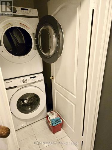 8 Mary Gapper Crescent, Richmond Hill, ON - Indoor Photo Showing Laundry Room