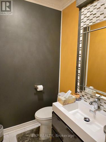 8 Mary Gapper Crescent, Richmond Hill, ON - Indoor Photo Showing Bathroom