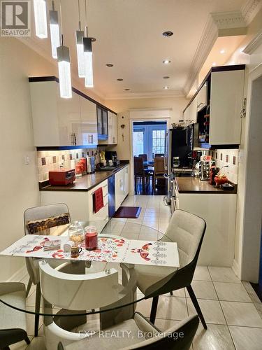 8 Mary Gapper Crescent, Richmond Hill, ON - Indoor Photo Showing Dining Room