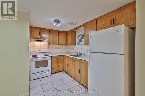 38 Newlyn Crescent, Brampton, ON - Indoor Photo Showing Kitchen