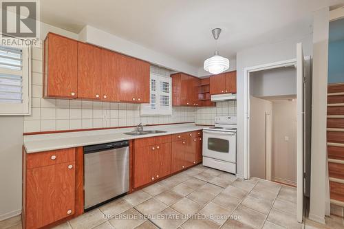 38 Newlyn Crescent, Brampton, ON - Indoor Photo Showing Kitchen With Double Sink