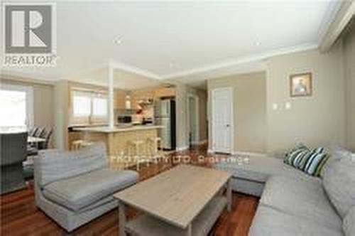 529 Trudale Court, Oakville, ON - Indoor Photo Showing Living Room