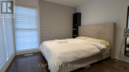 1071 Vera Cruz Drive, Mississauga, ON - Indoor Photo Showing Bedroom