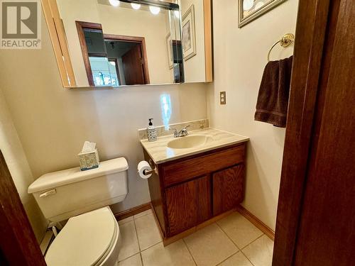 2017 89 Avenue, Dawson Creek, BC - Indoor Photo Showing Bathroom