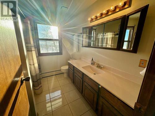 2017 89 Avenue, Dawson Creek, BC - Indoor Photo Showing Bathroom