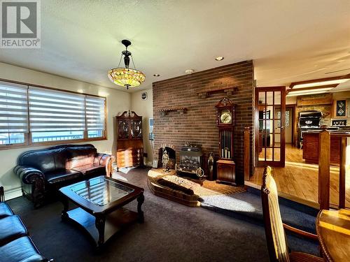 2017 89 Avenue, Dawson Creek, BC - Indoor Photo Showing Living Room