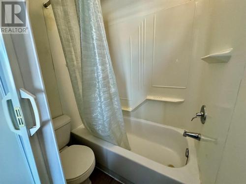 2017 89 Avenue, Dawson Creek, BC - Indoor Photo Showing Bathroom