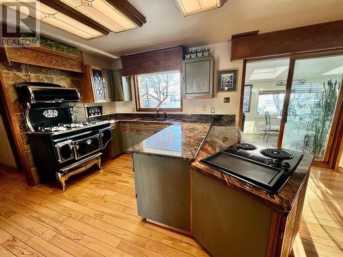 2017 89 Avenue, Dawson Creek, BC - Indoor Photo Showing Kitchen