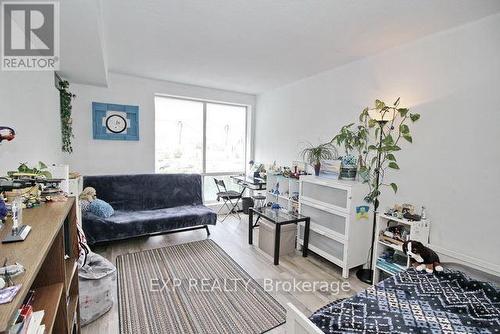 202 - 101 Subway Crescent, Toronto (Islington-City Centre West), ON - Indoor Photo Showing Living Room