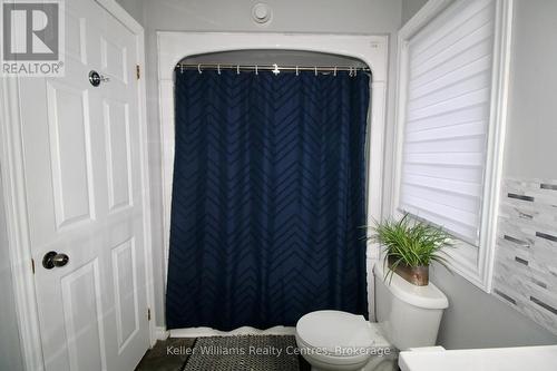 12 Thomas Street, South Bruce, ON - Indoor Photo Showing Bathroom