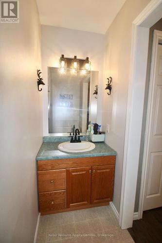 12 Thomas Street, South Bruce, ON - Indoor Photo Showing Bathroom