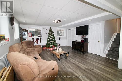 12 Thomas Street, South Bruce, ON - Indoor Photo Showing Living Room