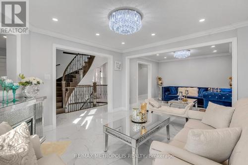 345 Old Harwood Avenue, Ajax, ON - Indoor Photo Showing Living Room