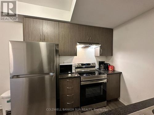 601 - 50 Halliford Place, Brampton, ON - Indoor Photo Showing Kitchen