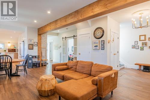 723 Hendryx Street, Nelson, BC - Indoor Photo Showing Living Room