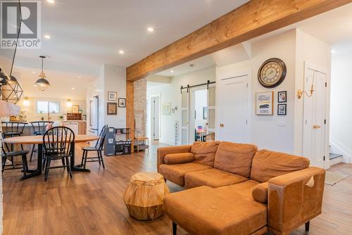 723 Hendryx Street, Nelson, BC - Indoor Photo Showing Living Room