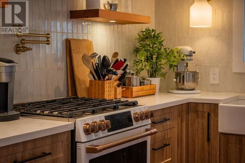 723 Hendryx Street, Nelson, BC - Indoor Photo Showing Kitchen