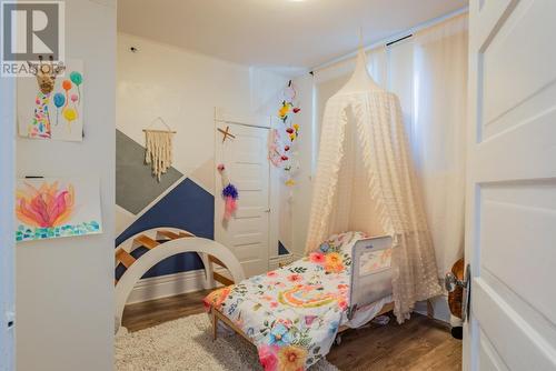 723 Hendryx Street, Nelson, BC - Indoor Photo Showing Bedroom