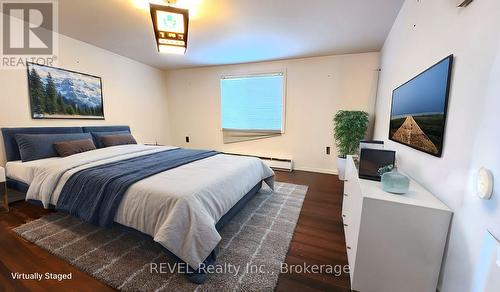 6294 Ker Street, Niagara Falls (216 - Dorchester), ON - Indoor Photo Showing Bedroom