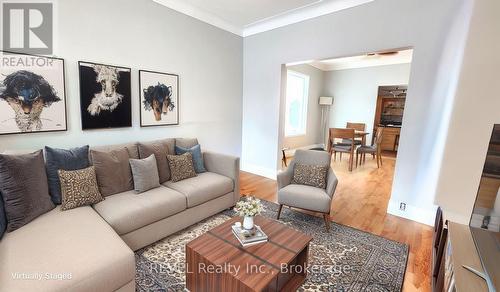 6294 Ker Street, Niagara Falls (216 - Dorchester), ON - Indoor Photo Showing Living Room