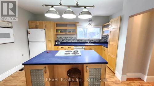 6294 Ker Street, Niagara Falls (216 - Dorchester), ON - Indoor Photo Showing Kitchen