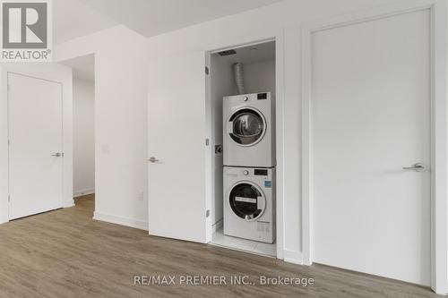 308 - 9 Tecumseth Street, Toronto, ON - Indoor Photo Showing Laundry Room